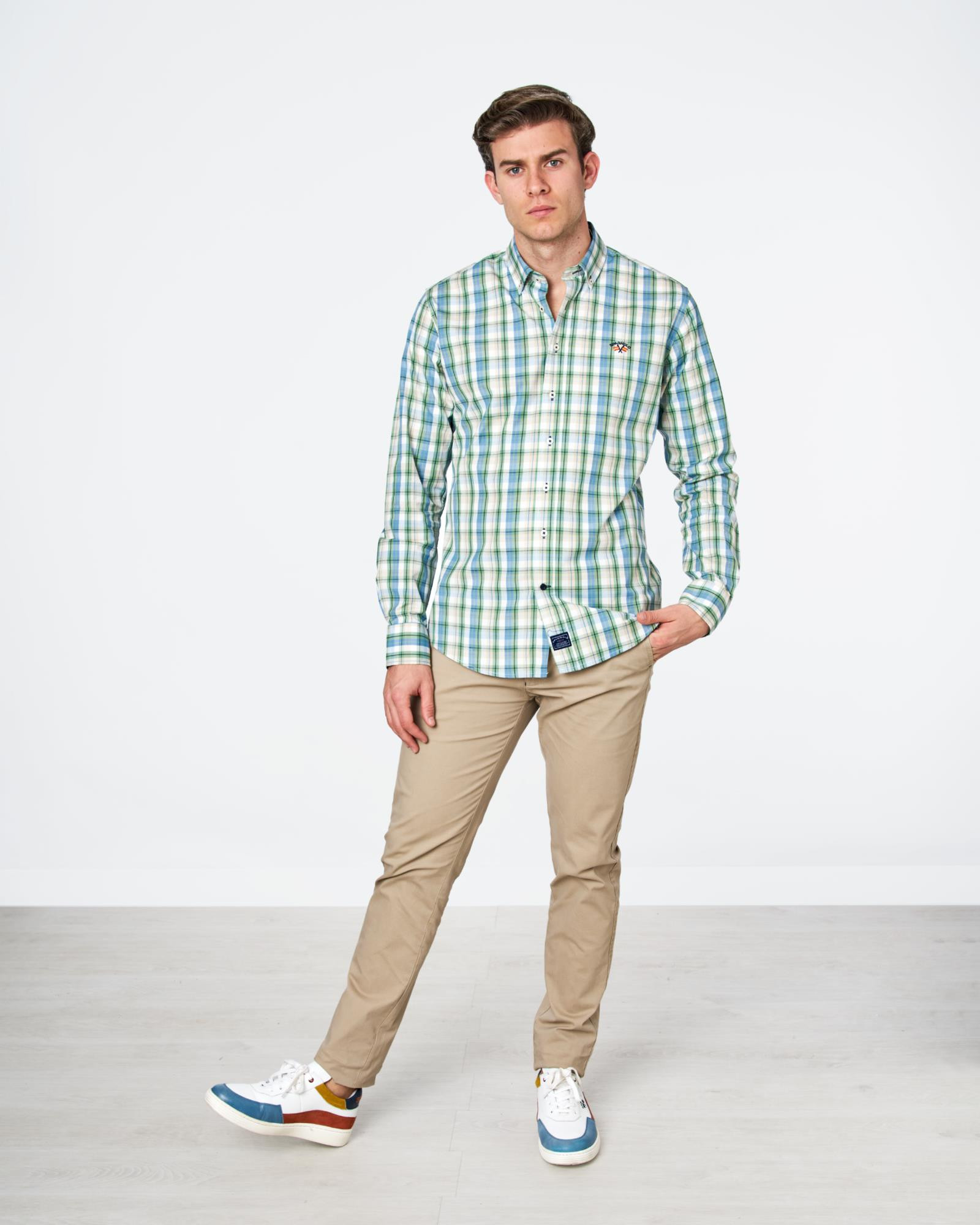 CAMISA DE HOMBRE POPELIN REGULAR CUADROS MOSTAZA Talla 01 Color MOSTAZA REF. 127666